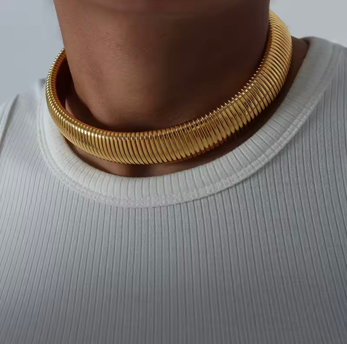 serpent necklace gold