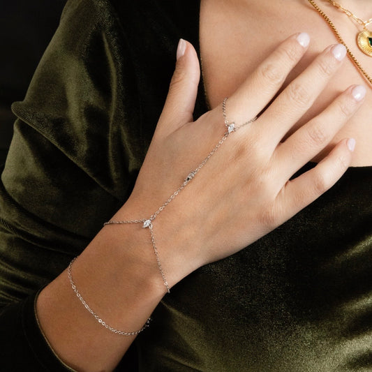 dainty handchain
